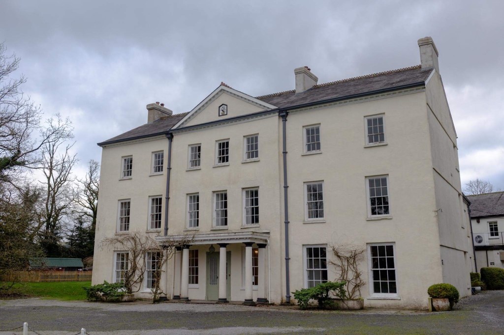 Glansevin Mansion – Llandeilo, Carmarthenshire Wedding Photographer&nbsp;Guide